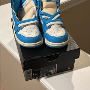 Jordan Kids Sneakers in Blue and White